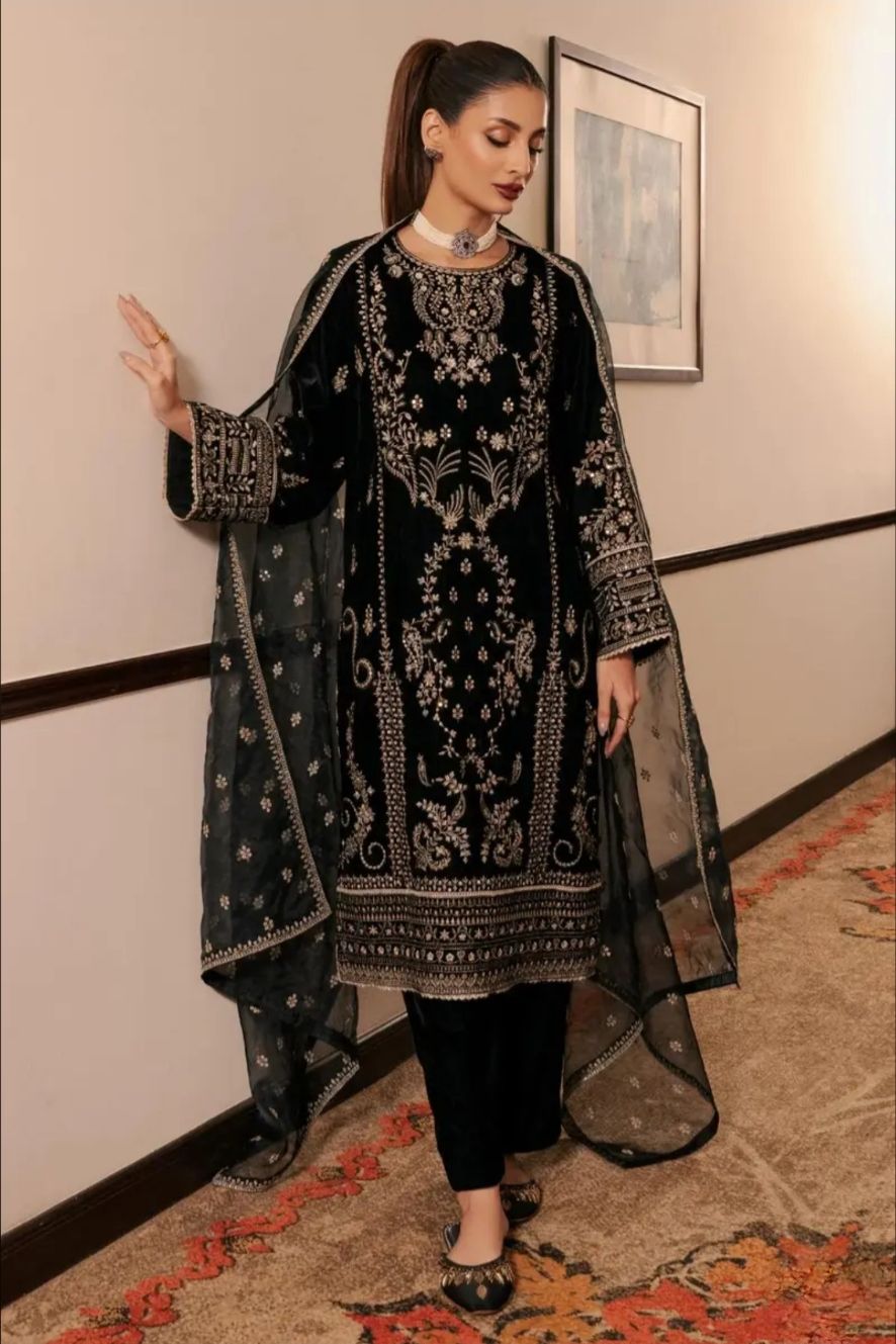 Saanvi midnight Black suit