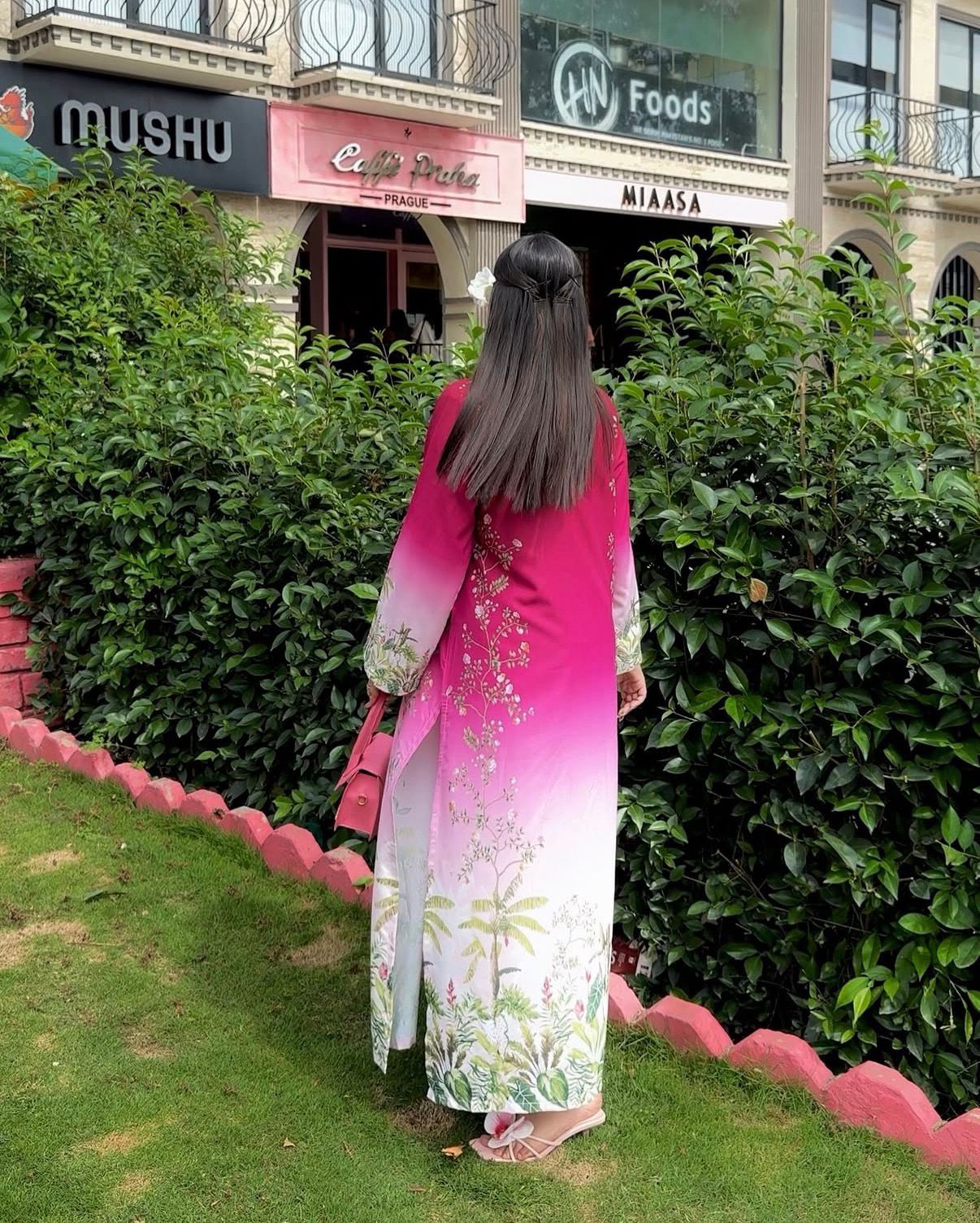 Ranya Ombre Omphalos Kurta Set