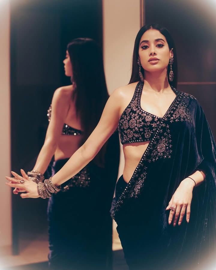 Zeenat Velvette Saree