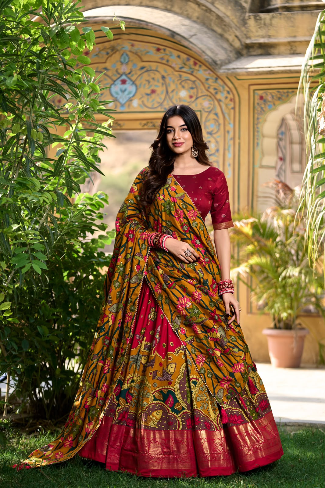 Ratna Rangini Lehenga Set