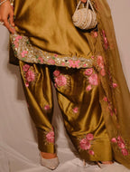 Rihanna yellow suit
