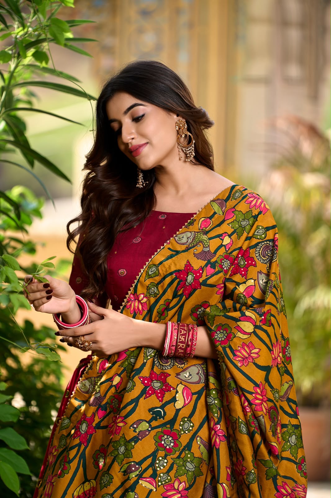 Ratna Rangini Lehenga Set
