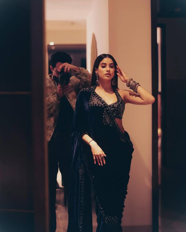 Zeenat Velvette Saree