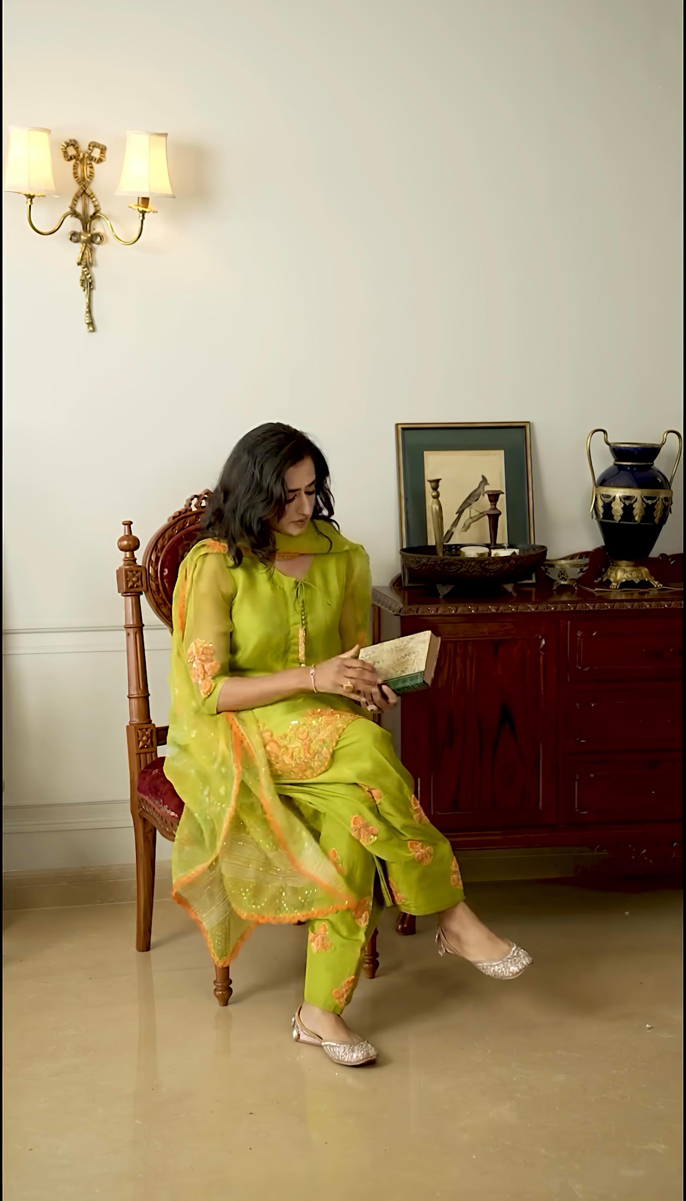 Rajvi Kurta Suit Set