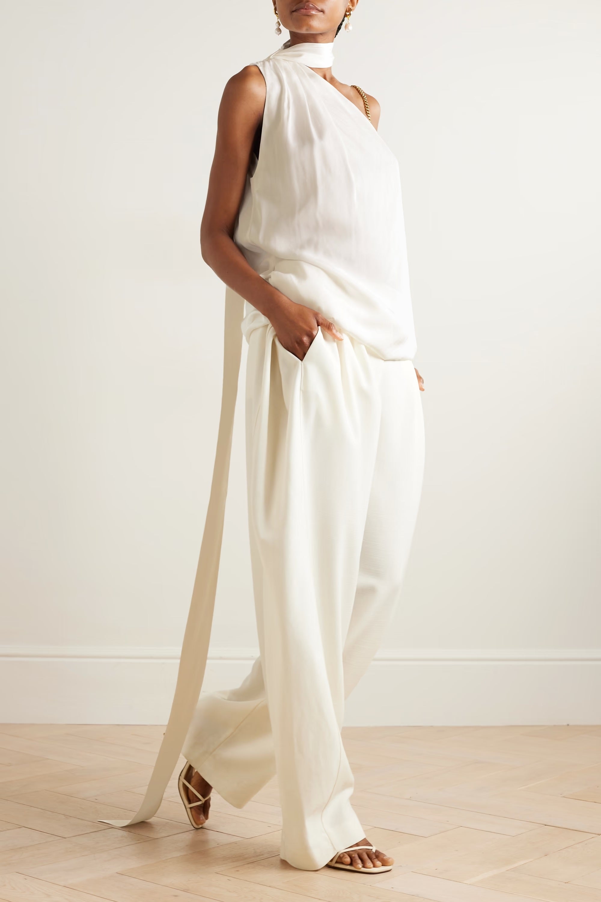 Rashmika Minimalist Asymmetric Set